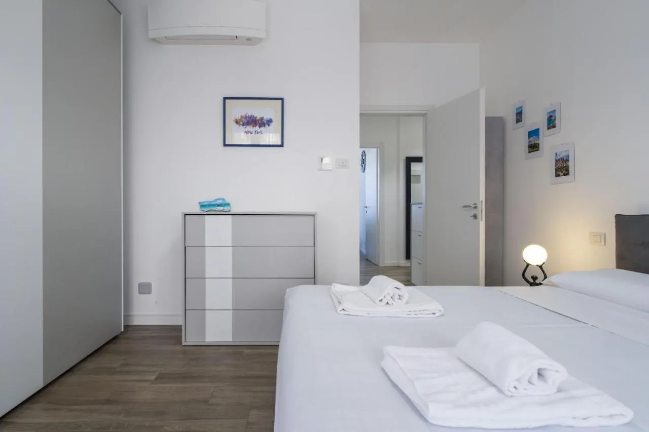 Apartment Easylife - Lussuoso E Moderno Bilocale A Due Passi Dalla Zona Fiera E City Life Milan Italy