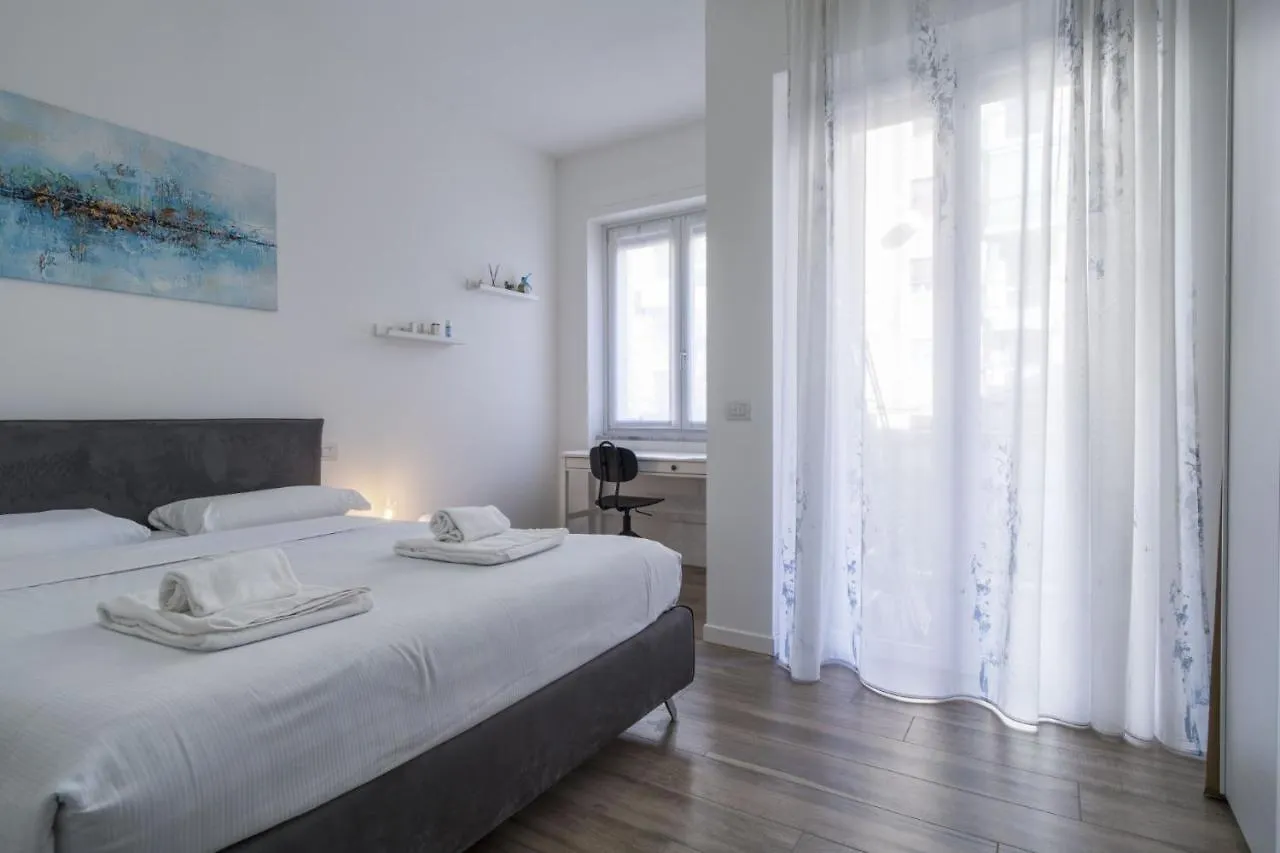 Easylife - Lussuoso E Moderno Bilocale A Due Passi Dalla Zona Fiera E City Life Milan 0*,  Italy