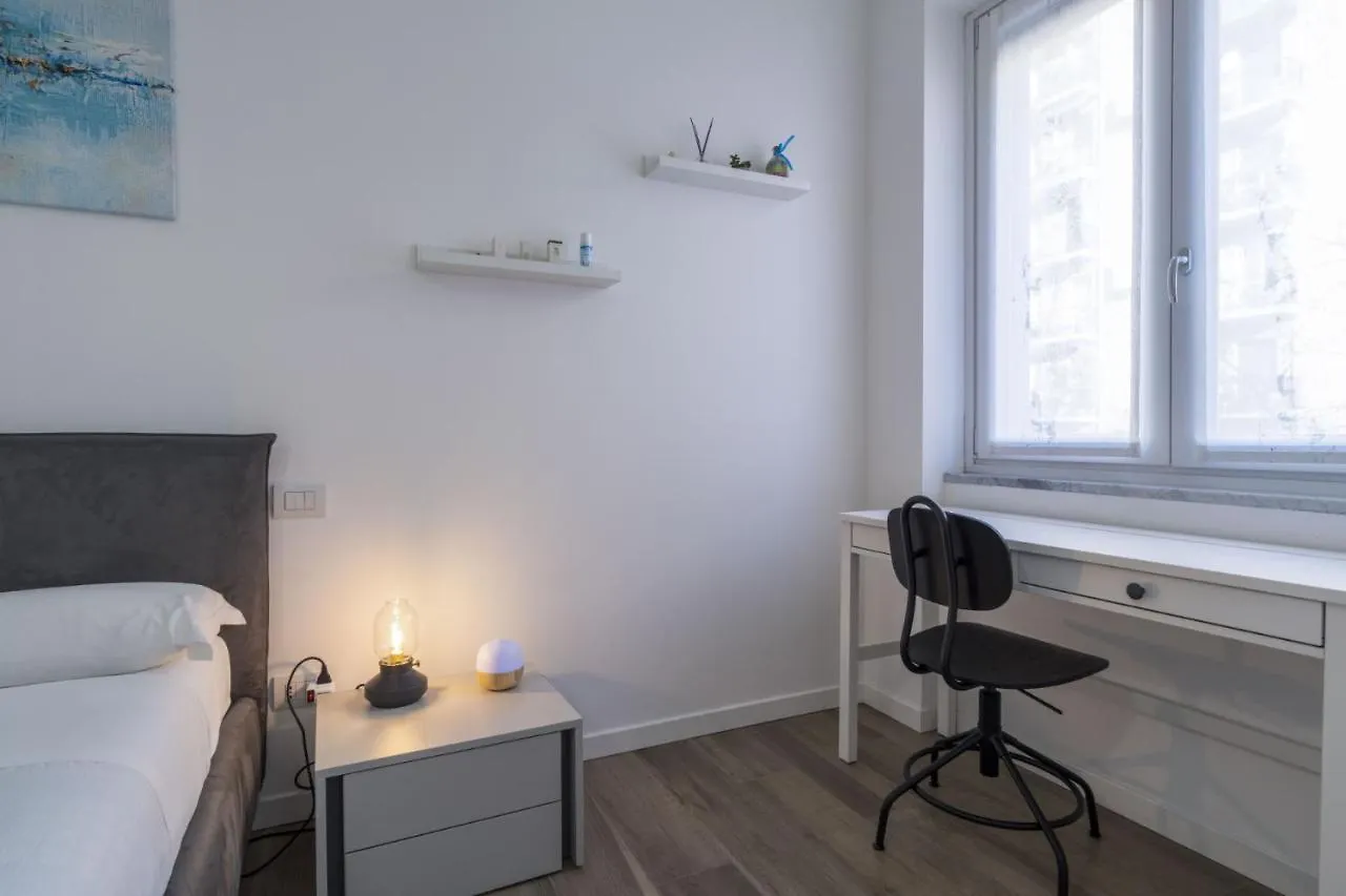 Easylife - Lussuoso E Moderno Bilocale A Due Passi Dalla Zona Fiera E City Life Milan 0*,  Italy